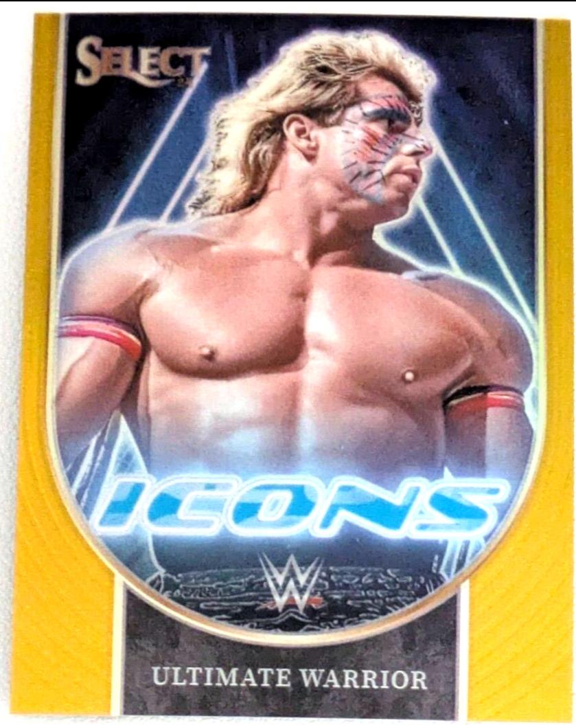 Ultimate Warrior [Gold Prizm] #18