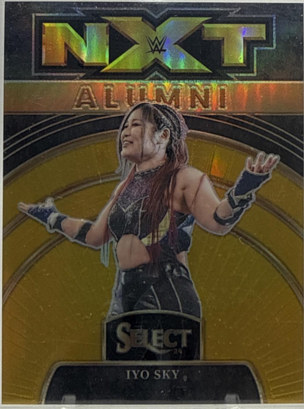 IYO SKY [Gold Prizm] #23