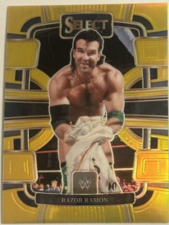 Razor Ramon [Gold Prizm] #83