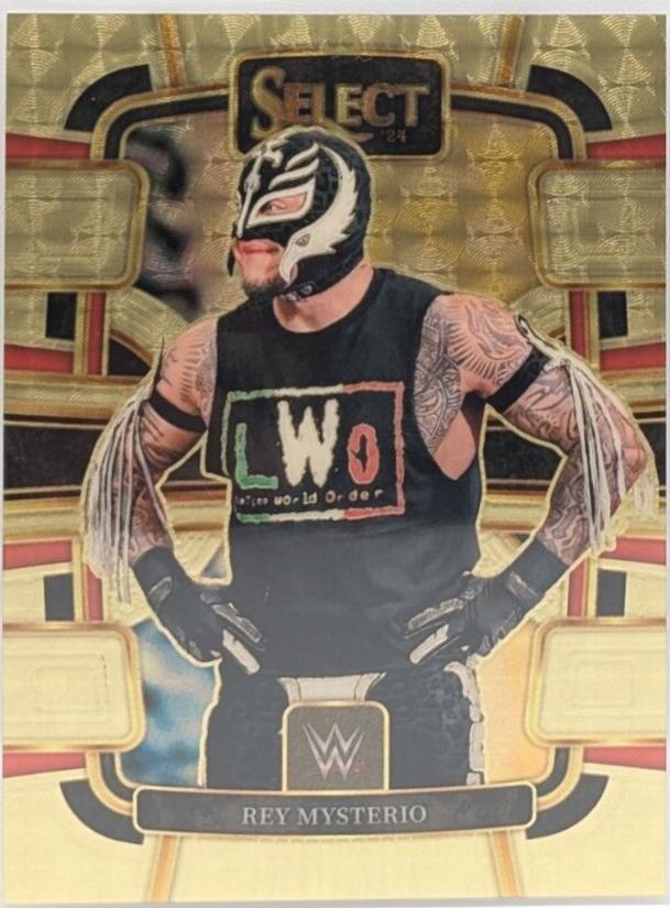 Rey Mysterio [Gold Vinyl Prizm] #22
