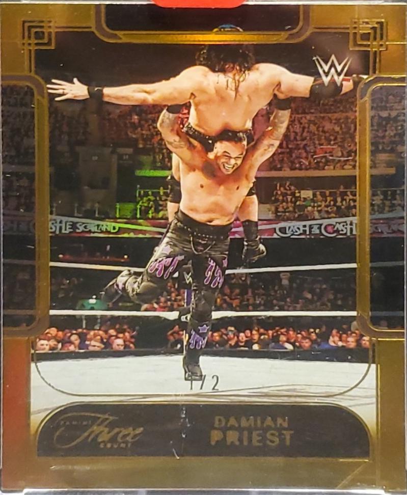 Damian Priest [Holo Gold FOTL] #10