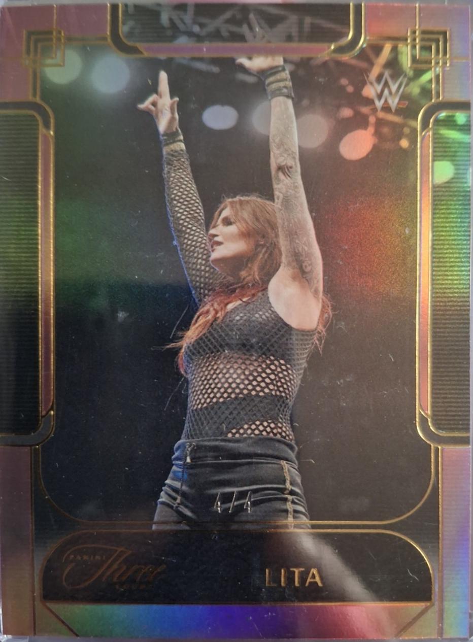 Lita [Pink FOTL] #106