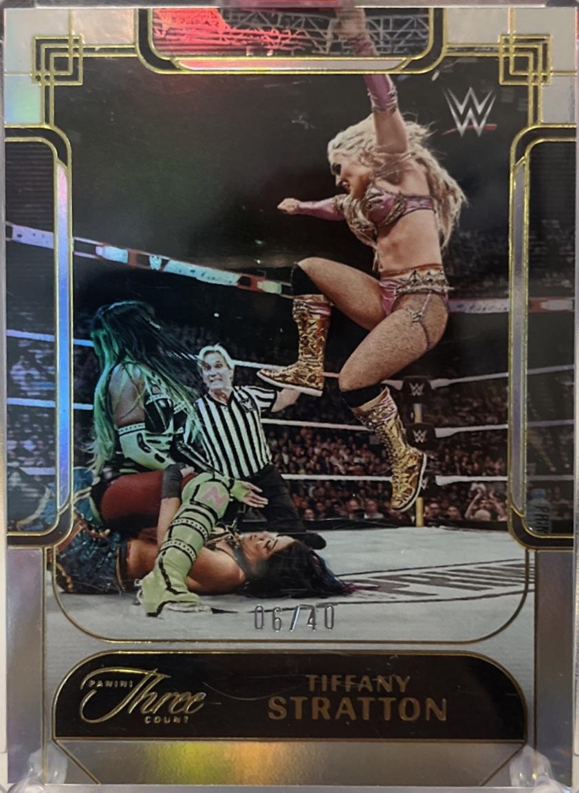 Tiffany Stratton [Holo Gold FOTL] #30