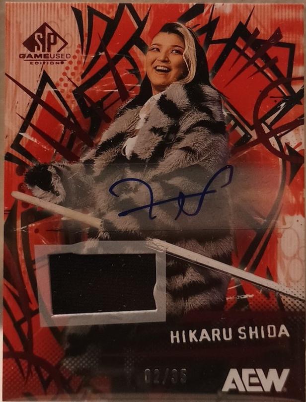 Hikaru Shida [Red Memorabilia Autograph] #18