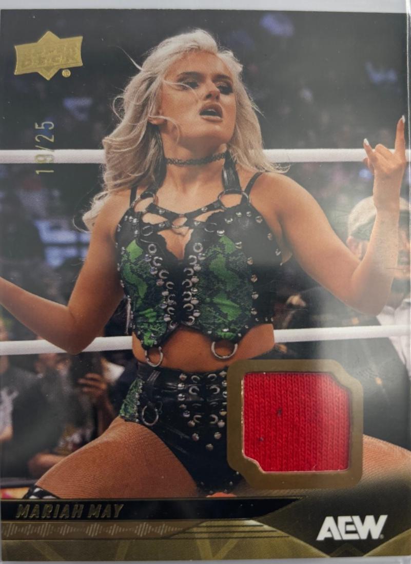 Mariah May [Gold Memorabilia Red] #35