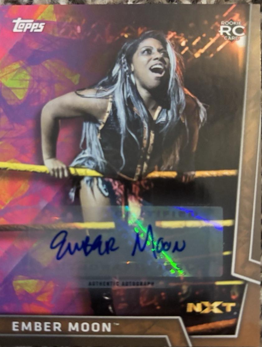 Ember Moon [Bronze Autograph] #37