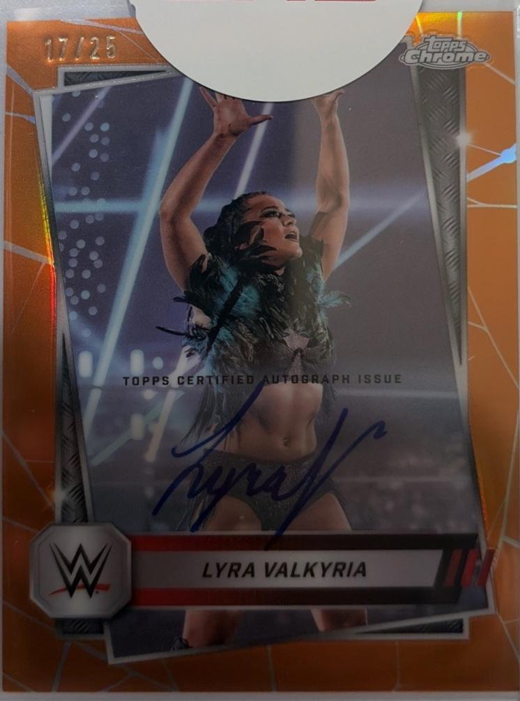 Lyra Valkyria [Autograph Orange Refractor] #135