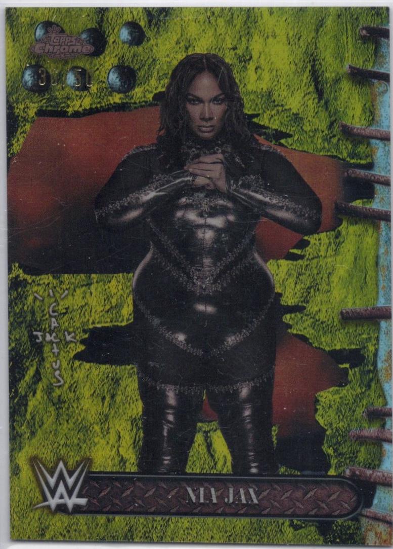 Nia Jax [Gold Refractor] #13
