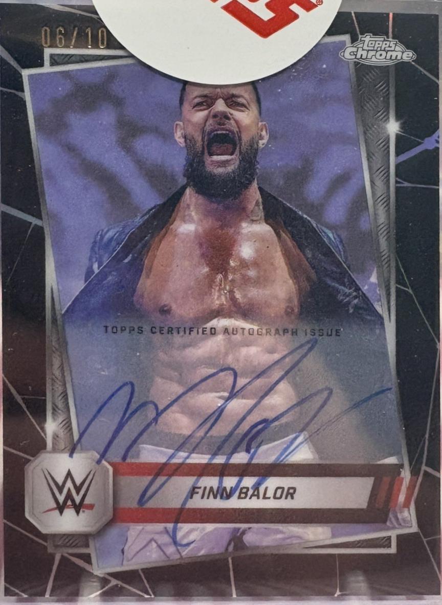 Finn Balor [Autograph Black Refractor] #42