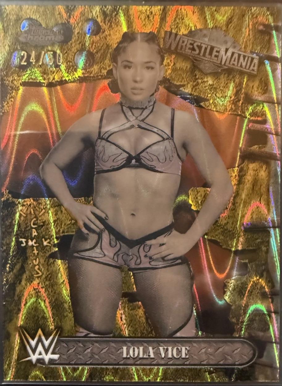 Lola Vice [Gold Refractor] #45