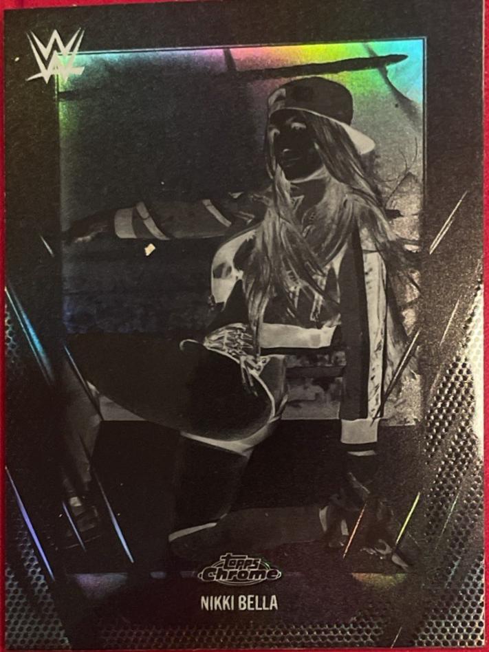 Nikki Bella [Negative Refractor] #194
