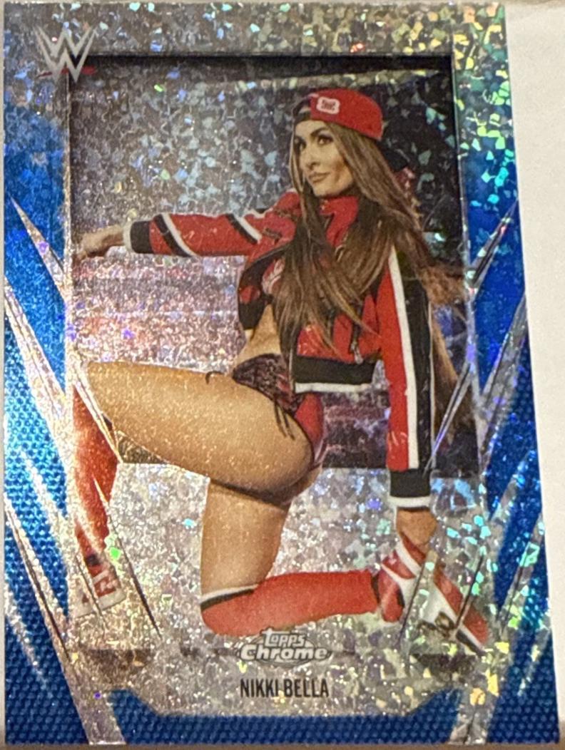 Nikki Bella [Blue Mini Diamond Refractor] #194