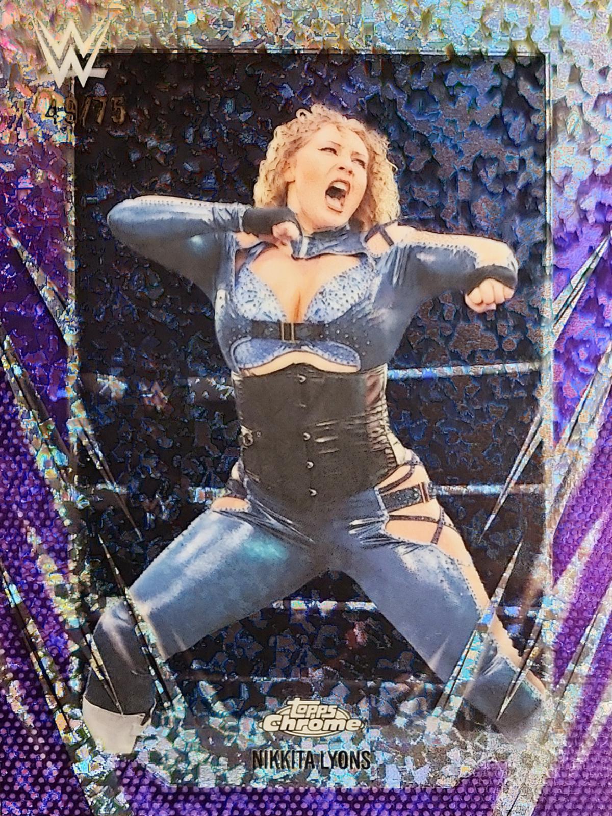 Nikkita Lyons [Purple Mini Diamond Refractor] #39