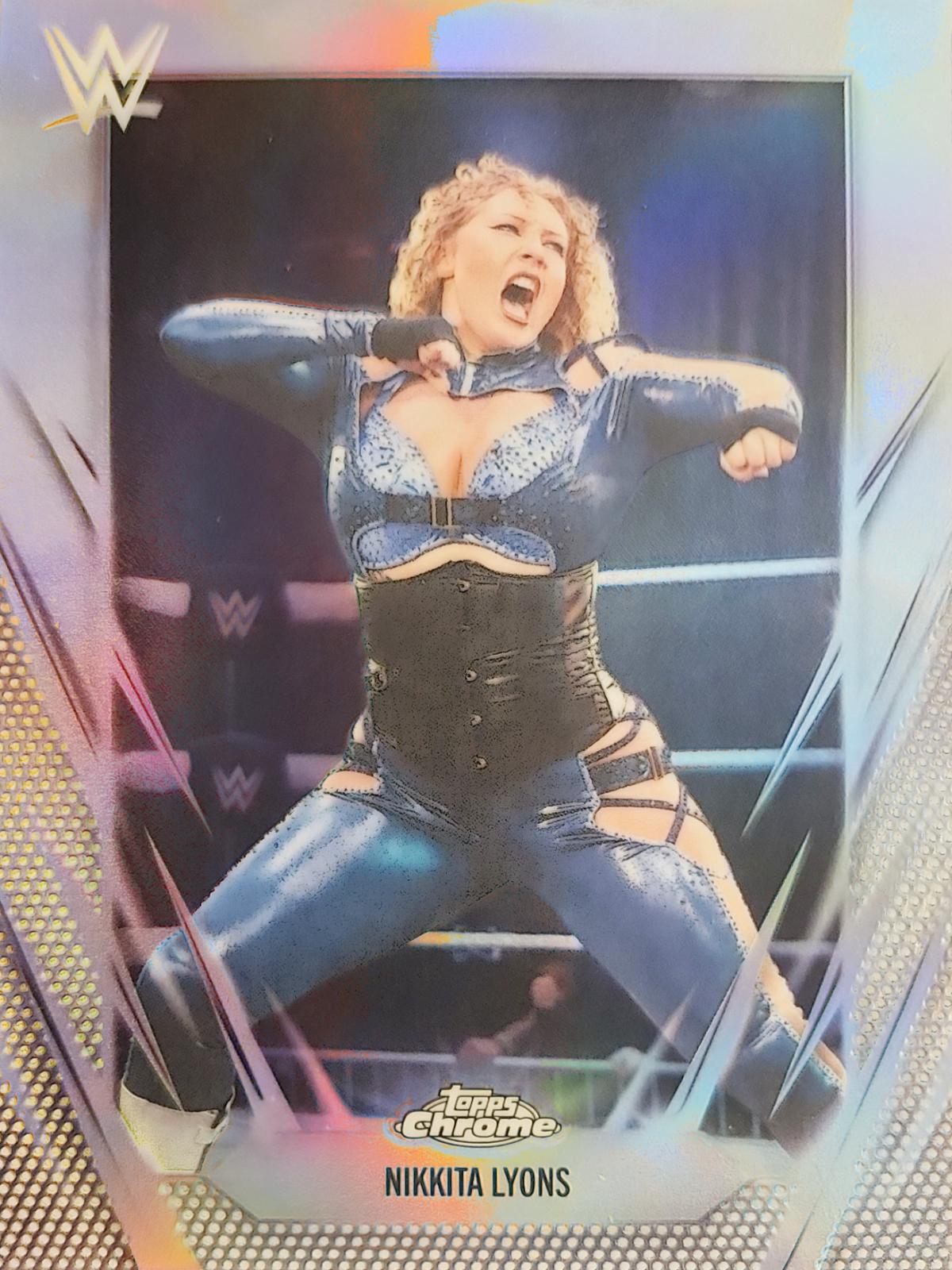 Nikkita Lyons [Refractor] #39