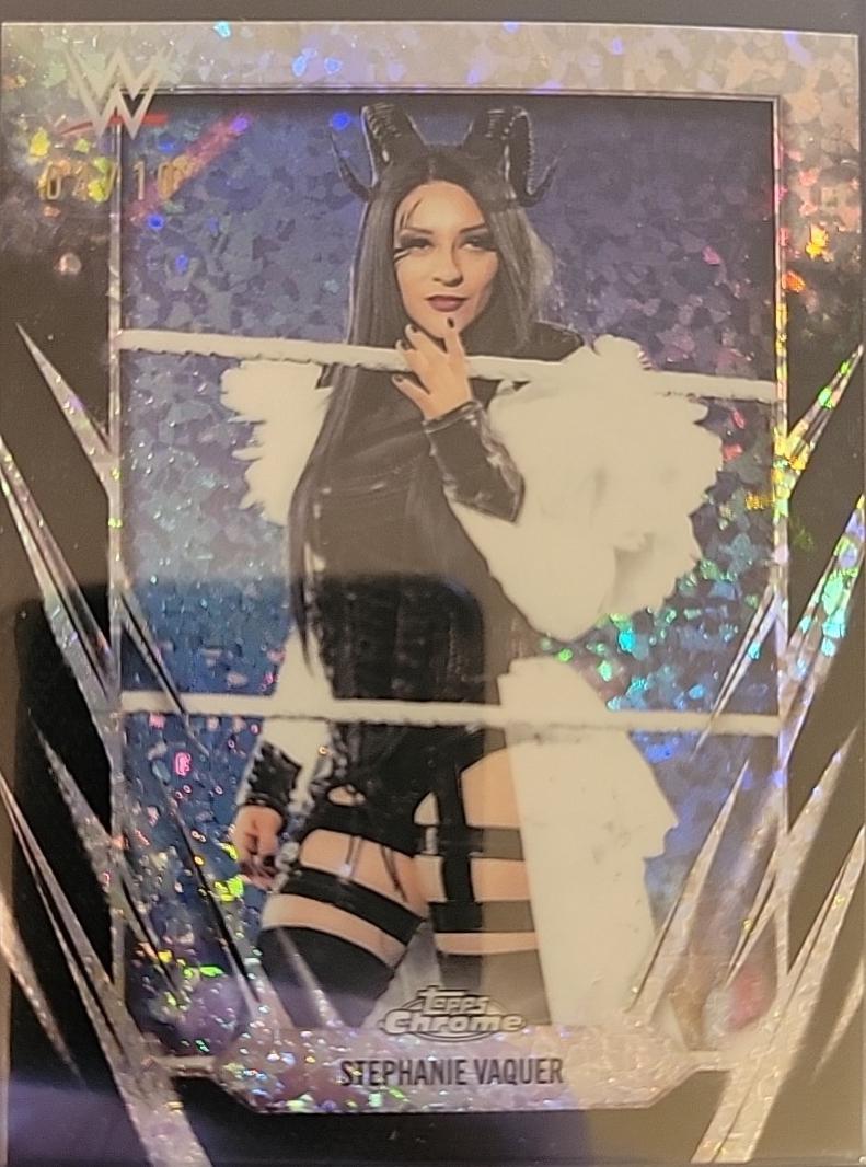 Stephanie Vaquer [Black Refractor] #74