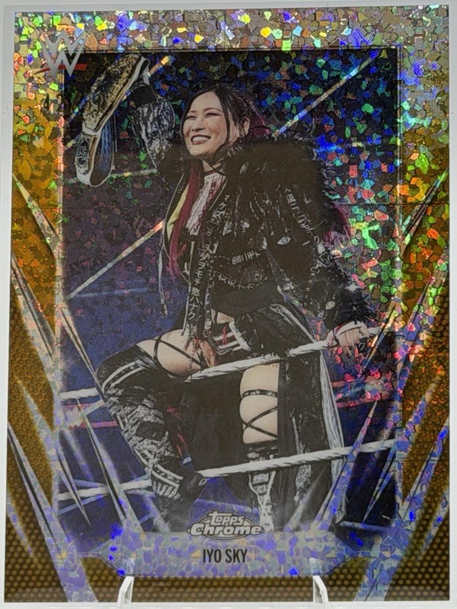 Iyo Sky [Gold Mini Diamond Refractor] #35
