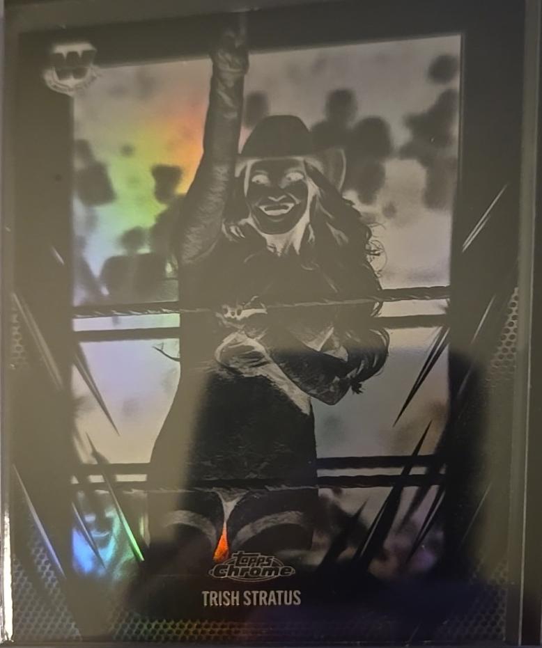 Trish Stratus [Negative Refractor] #115