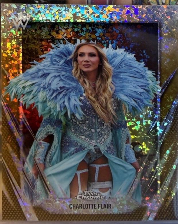 Charlotte Flair [Gold Mini Diamond Refractor] #89