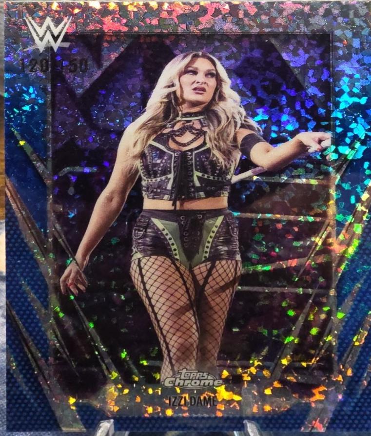 Izzi Dame [Blue Refractor] #38