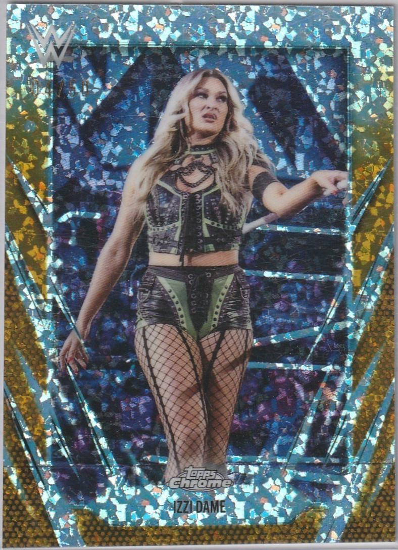 Izzi Dame [Gold Mini Diamond Refractor] #38
