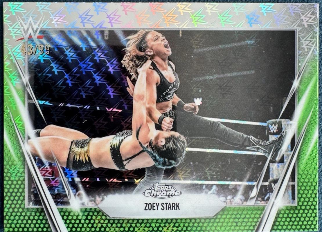 Zoey Stark [Green Refractor] #60