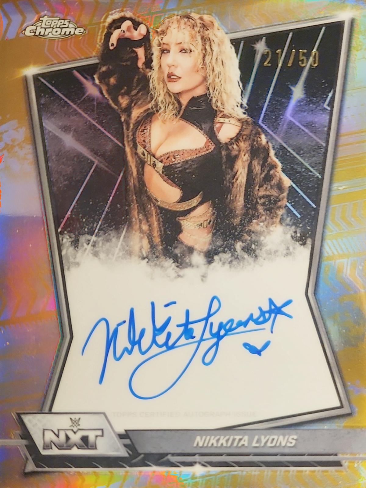 Nikkita Lyons [Gold Refractor] #NXT-NIK