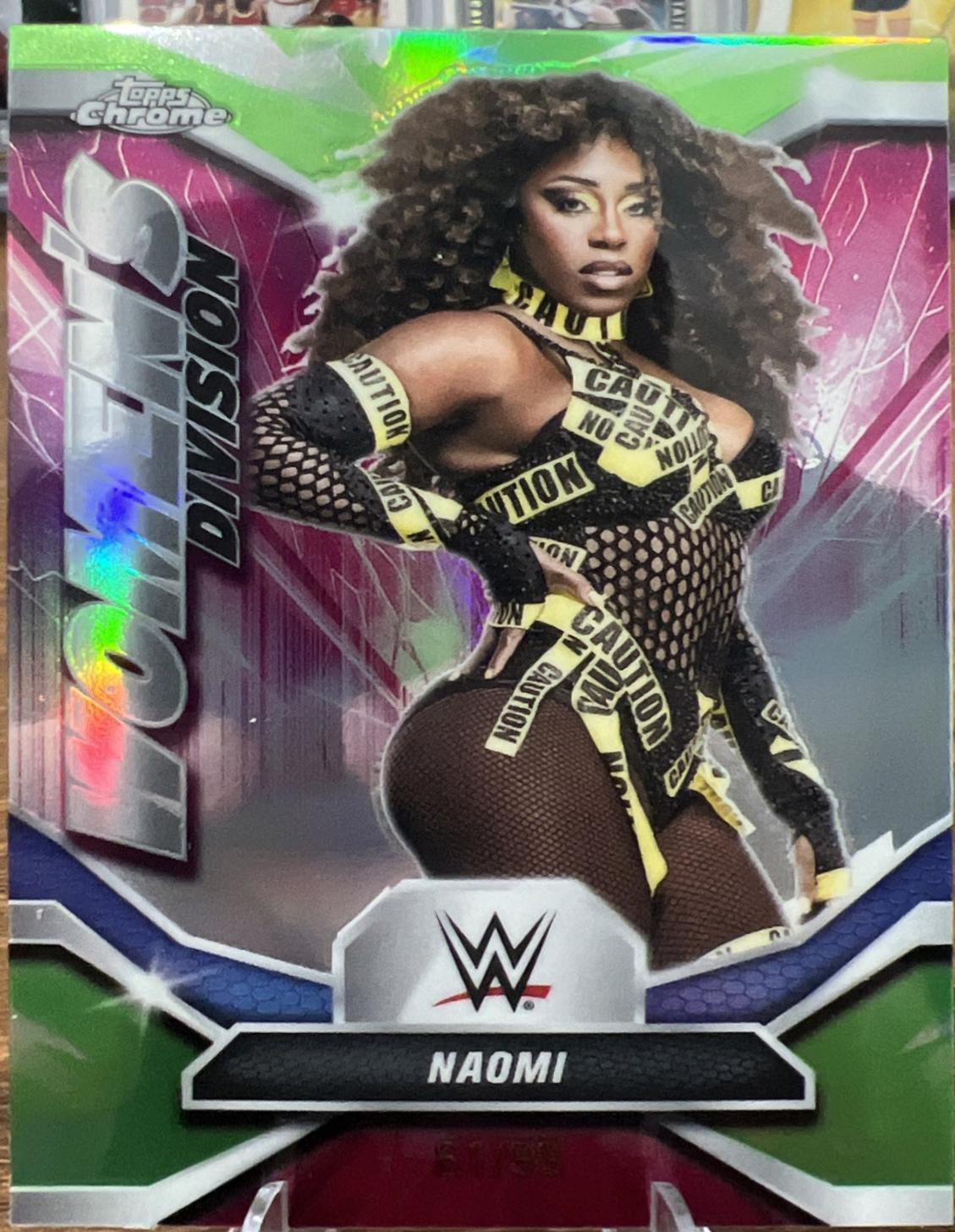Naomi [Green Refractor] #WDV-32