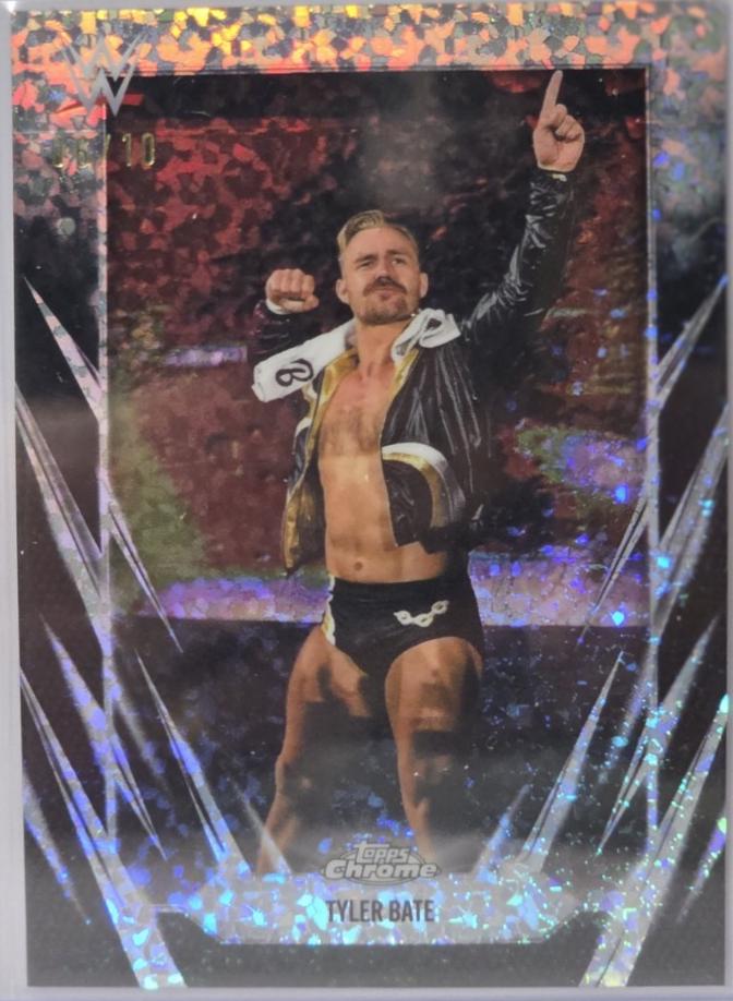 Tyler Bate [Black Mini Diamond Refractor] #112