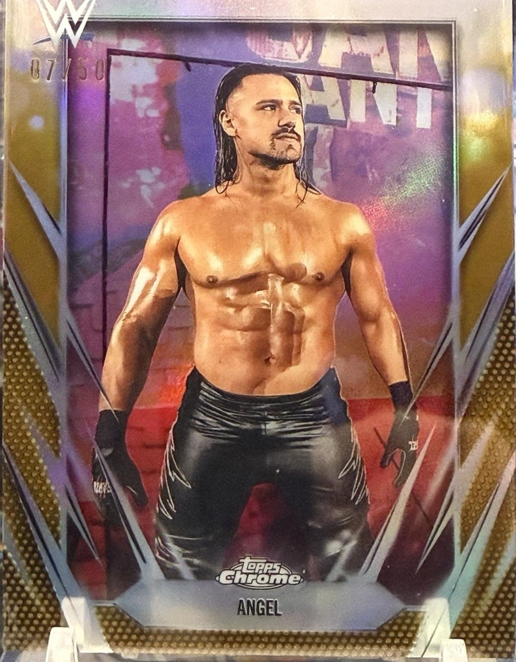 Angel [Gold Refractor] #136