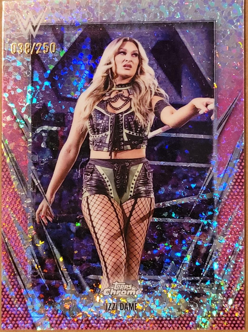 Izzi Dame [Pink Mini Diamond Refractor] #38