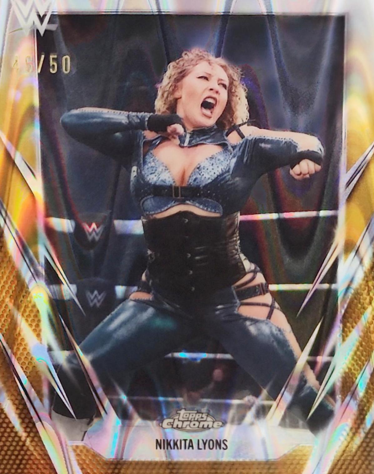 Nikkita Lyons [Gold RayWave Refractor] #39