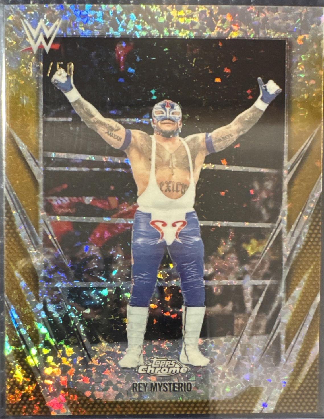 Rey Mysterio [Gold Mini Diamond Refractor] #97