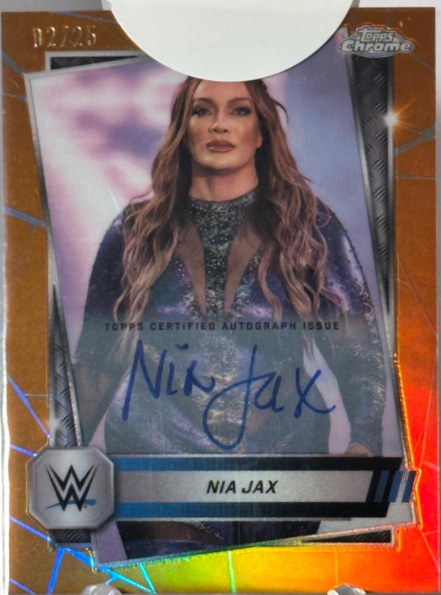 Nia Jax [Autograph Orange Refractor] #175