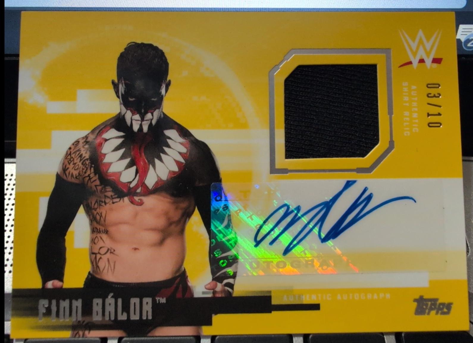 Finn Balor [Gold] #UAR-FB