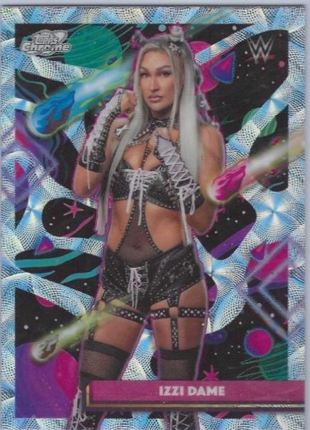 Izzi Dame [Nucleus Refractor] #41