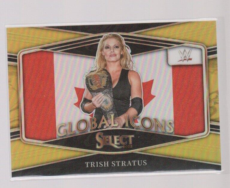 Trish Stratus [Gold Prizm] #7