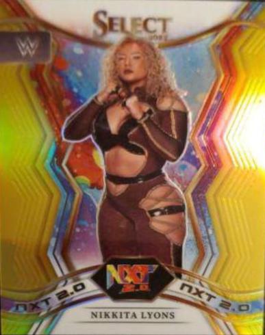 Nikkita Lyons [Gold Prizm] #8